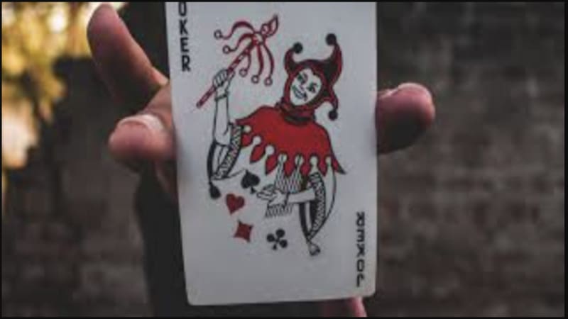 Lá bài Joker là gì? Ý nghĩa của quân bài "chú hề"