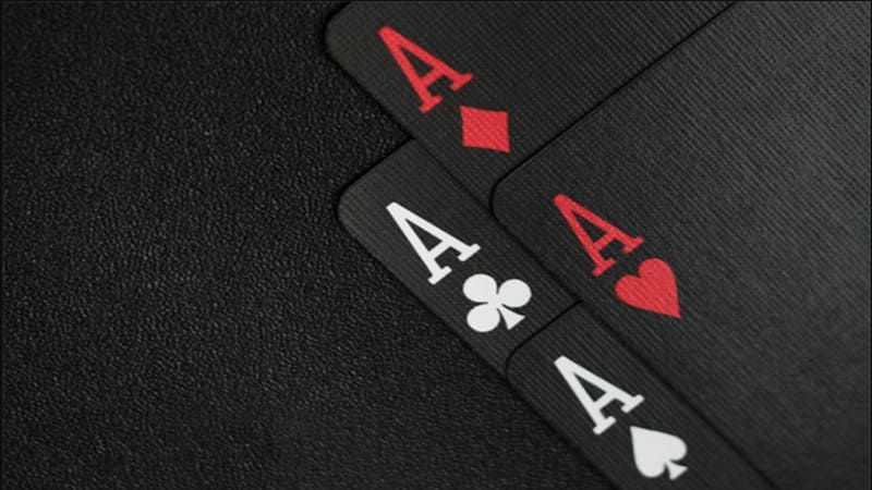 Tứ quý chặn được bao nhiêu con 2?